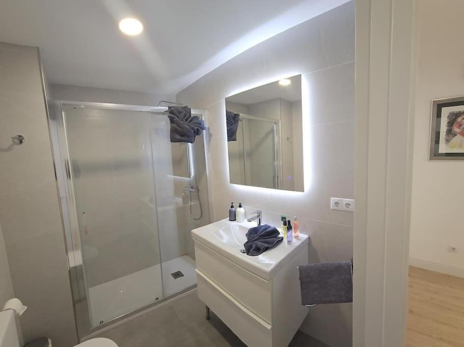 Spacious Front Line 3 Bedroom With Amazing Sea Views A Few Steps From The By Namaste Elite Apartamento Benalmádena