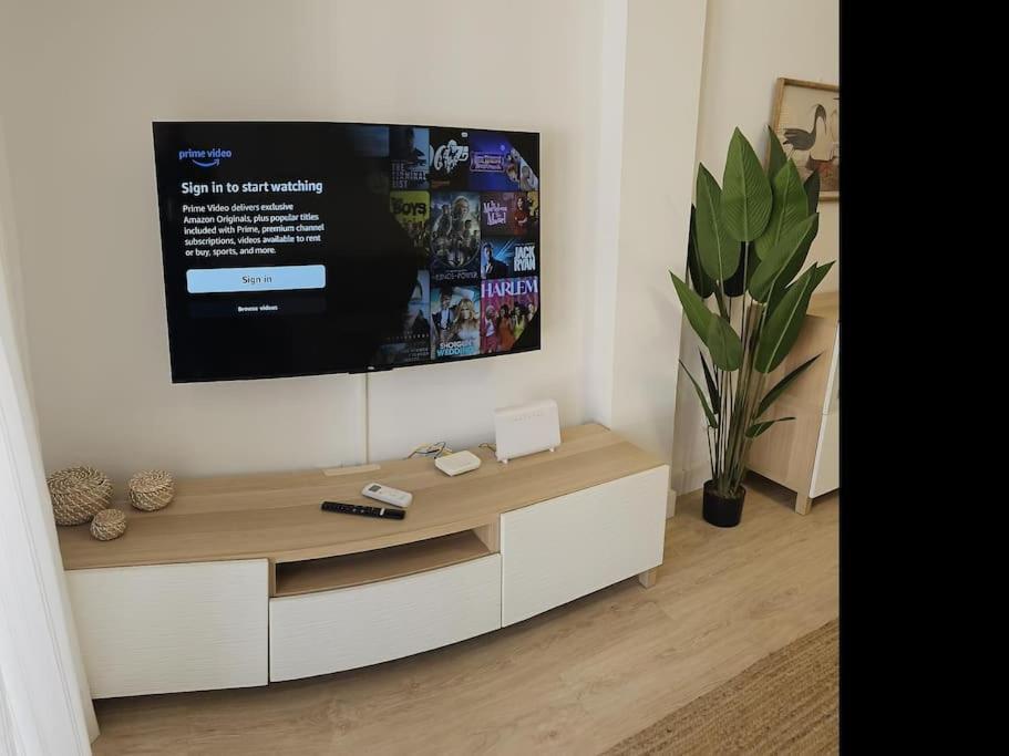 Apartamento Spacious Front Line 3 Bedroom With Amazing Sea Views A Few Steps From The By Namaste Elite *