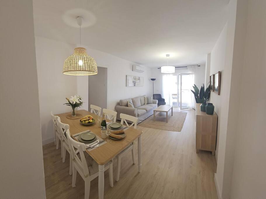 Spacious Front Line 3 Bedroom With Amazing Sea Views A Few Steps From The By Namaste Elite Apartamento