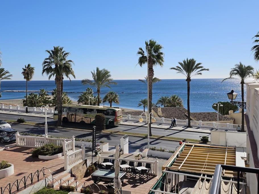 Spacious Front Line 3 Bedroom With Amazing Sea Views A Few Steps From The By Namaste Elite Apartamento